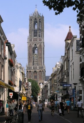 大教堂塔街景