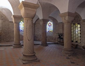 Sandstone columns in the crypt